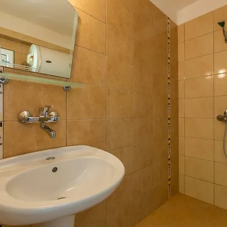 Holiday home Quiet 2 Bedroom In Dafinka Ik