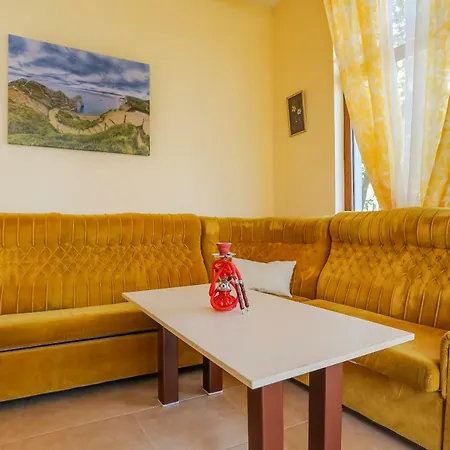 Quiet 2 Bedroom In Dafinka Ik