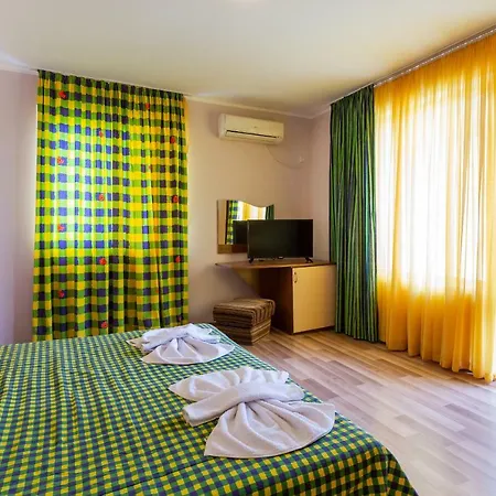 Quiet 2 Bedroom In Dafinka Ik Holiday home