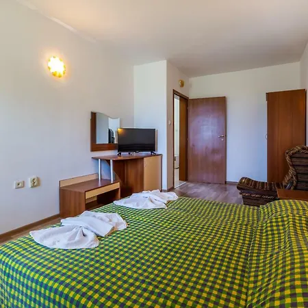 Holiday home Quiet 2 Bedroom In Dafinka Ik