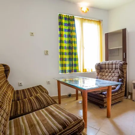 Quiet 2 Bedroom In Dafinka Ik *