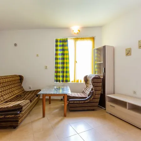 Quiet 2 Bedroom In Dafinka Ik Holiday home Burgas